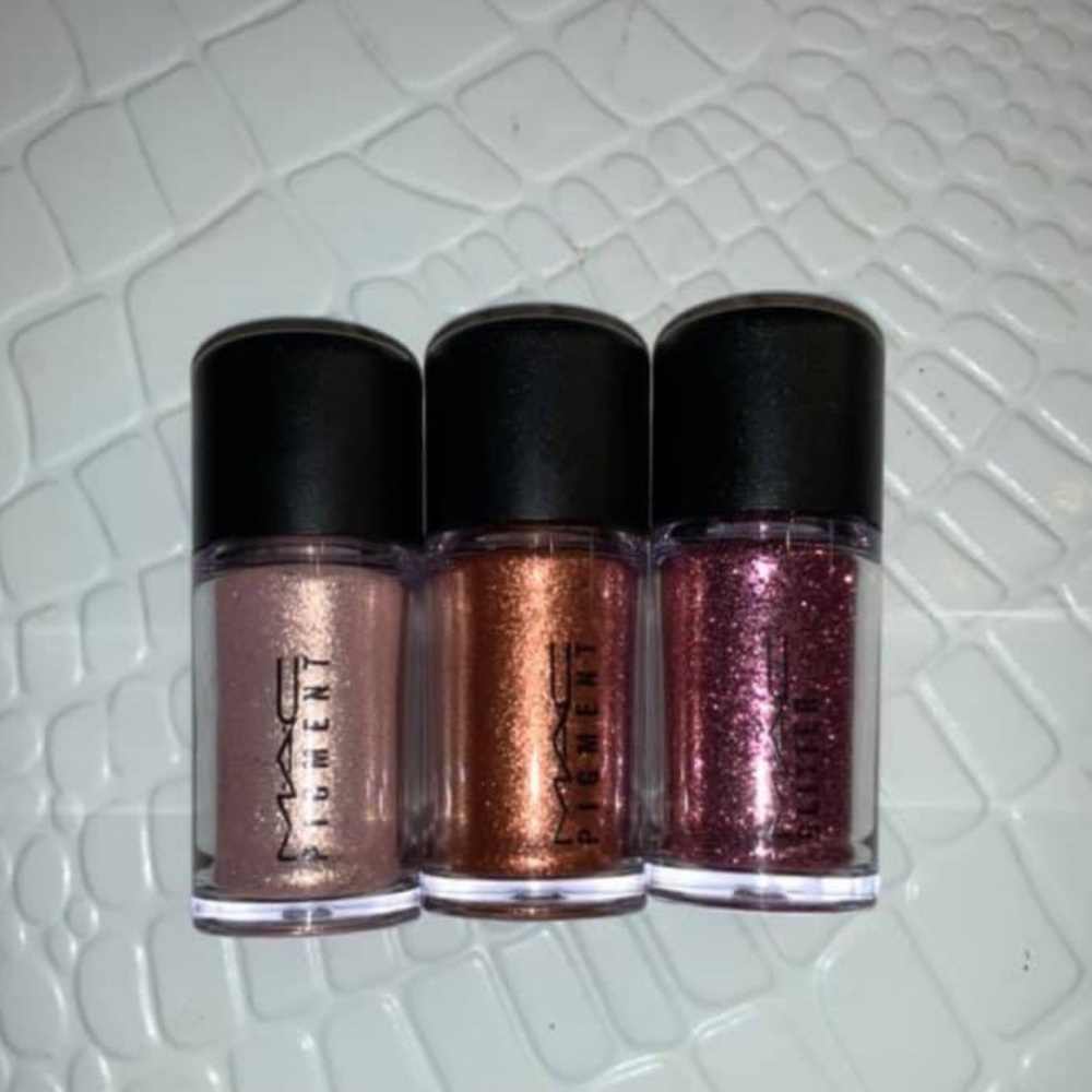MAC pigment (never used)